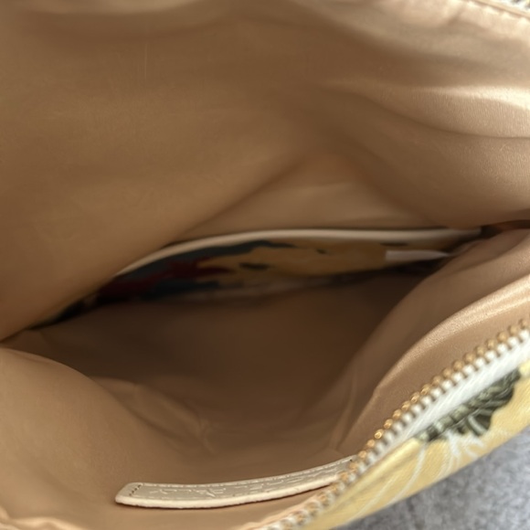 Clutch - Picture 4 of 4